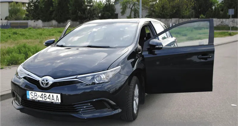 toyota Toyota Auris cena 49200 przebieg: 69751, rok produkcji 2016 z Radom